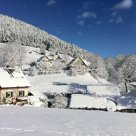 Ferienwohnung-jungbauernhof * Alpirsbach